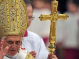 09.04.2012. Ārvalstīs: Pāvests Benedikts XVI Lieldienu vēstījumā nosoda kristiešu diskrimināciju un vajāšanu visā pasaulē