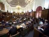 06.09.2012. Nacionālā identitāte: Saeima pieņem Pilsonības likuma grozījumus
